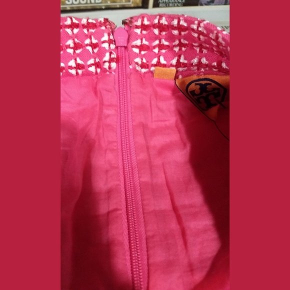 Woven Patterned Mini Skirt. Cute & Flirty! - Picture 6 of 8